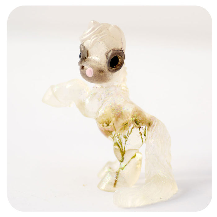 White Flowers GumiPoni